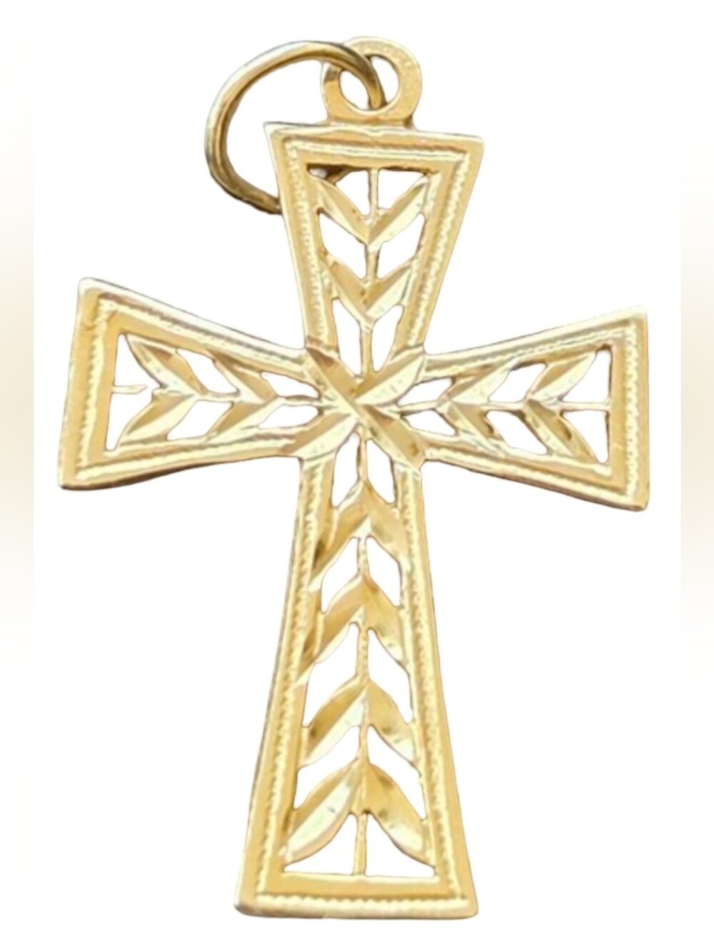 Vtg OroAmerica 14K Yellow Gold Diamond Cut Filigree Cross Pendant 80s